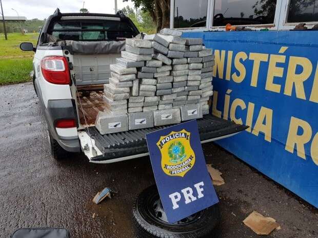 Fotos de Carro com placas de Maringá é apreendido pela PRF com cocaína avaliada em 3 milhões