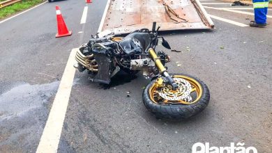 Fotos de Casal é intubado após moto bater em guard rail na rodovia BR-376 em Mandaguaçu