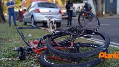 Fotos de Ciclista sofre ferimentos graves após ser atropelado por carro em avenida de Maringá