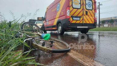 Fotos de Ciclista sofre traumatismo craniano ao tentar atravessar Avenida e ser atingido por carro em Maringá