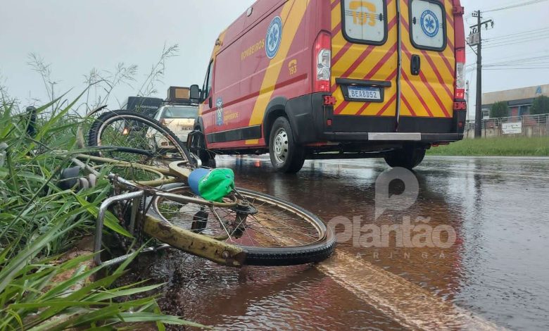 Fotos de Ciclista sofre traumatismo craniano ao tentar atravessar Avenida e ser atingido por carro em Maringá