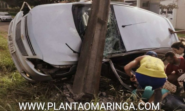 Fotos de Cinematográfico; motorista sobrevive após bater em dois postes em Maringá