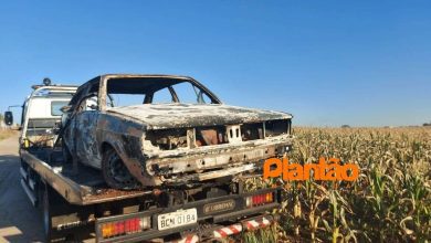 Fotos de Corpo carbonizado é encontrado dentro de carro, em Maringá