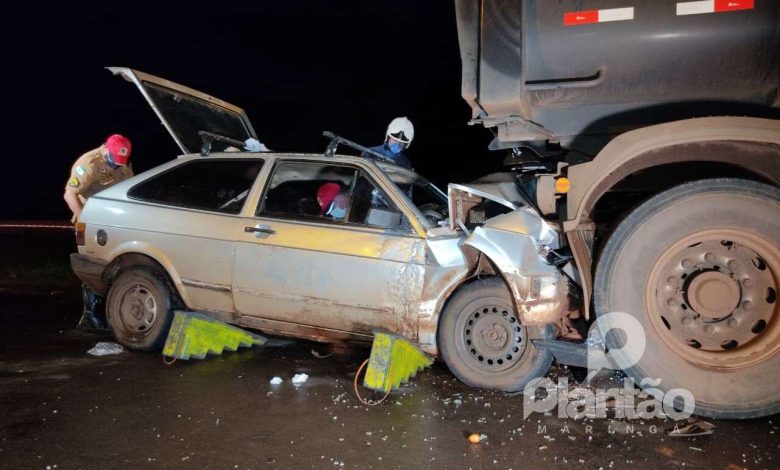 Fotos de Duas pessoas ficam feridas após grave acidente na marginal da rodovia PR-323