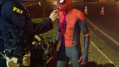 Fotos de Homem-aranha passa no teste do bafômetro no Paraná