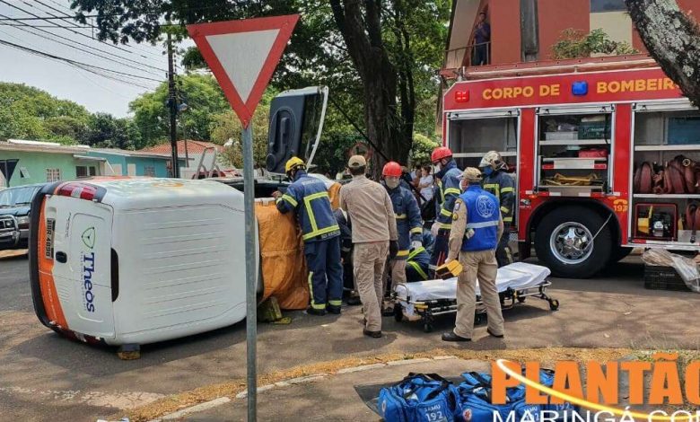 Fotos de Homem fica ferido após colisão seguida de tombamento, em Maringá