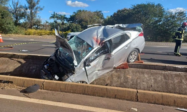 Fotos de Homem morre após carro capotar em rodovia BR-376