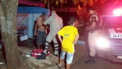 Fotos de Irmãos são esfaqueados após briga de vizinhos em Sarandi