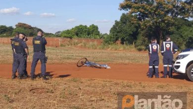 Fotos de Jovem é executado a tiros em plena luz do dia, em Sarandi