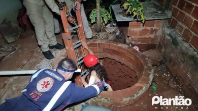 Fotos de Jovem é resgatada após cair em fossa de aproximadamente 4 metros