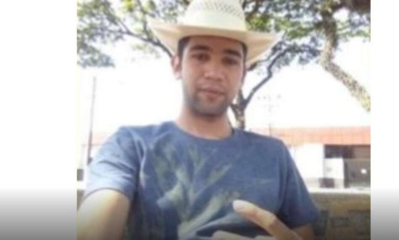 Fotos de Jovem encontrado morto com as mãos e pés amarrados havia registrado boletim de ameaças recentemente