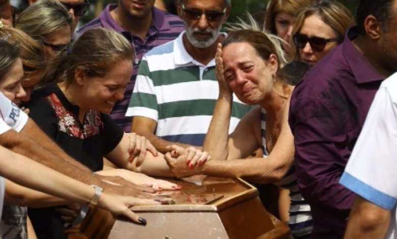 Fotos de Mãe de adolescente morto em escola de goiânia pede: não julgue o nosso filho