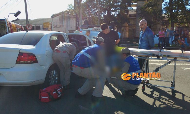 Fotos de Mãe e filha ficam feridas após colisão seguido de tombamento em Maringá