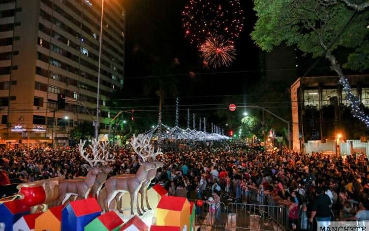 Fotos de Mais de 40 mil pessoas se emocionam na abertura da Maringá encantada