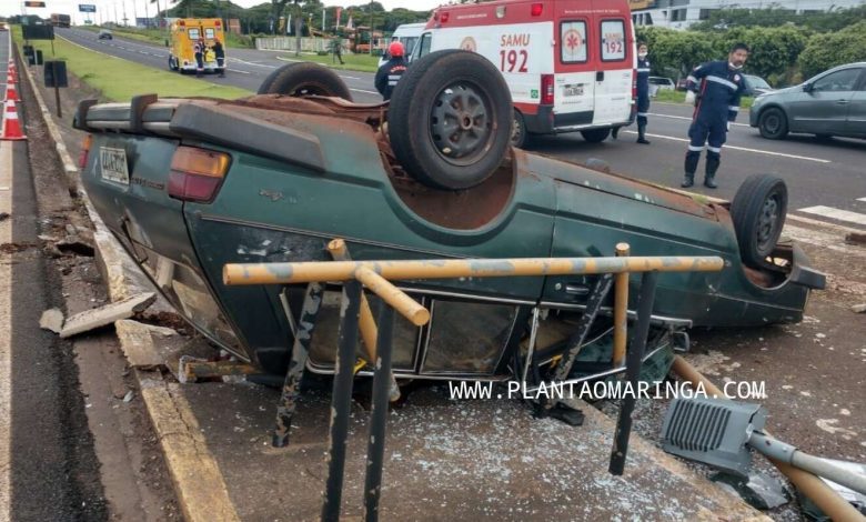 Fotos de Milagre na rodovia; três pedestres quase foram atropelados após capotamento em Maringá