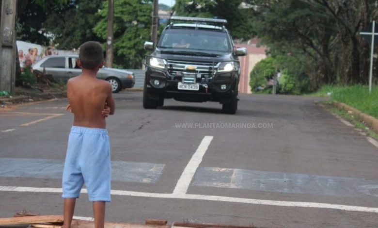 Fotos de Moradores protestam após atropelamento de menino de 11 anos em Maringá