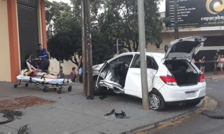 Fotos de Mulher vítima de acidente registrado na Colombo em Maringá, morre no hospital