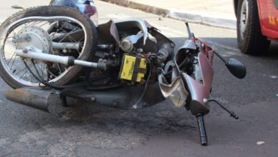 Fotos de Motociclista fica em estado grave após motorista invadir preferencial em Maringá