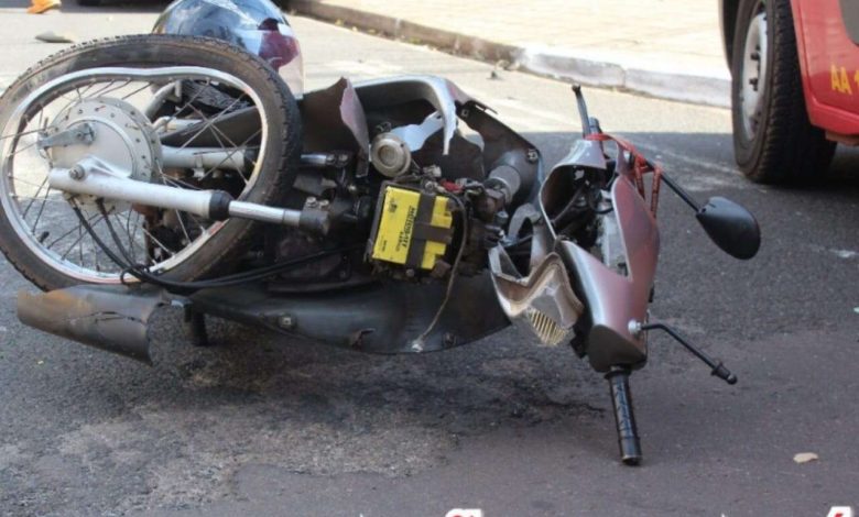 Fotos de Motociclista fica em estado grave após motorista invadir preferencial em Maringá