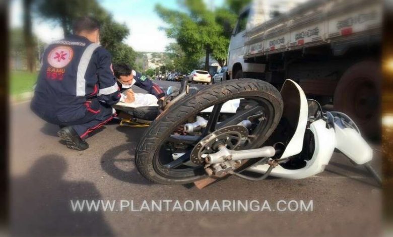 Fotos de Motociclista fica ferida ao bater na traseira de caminhão em Maringá