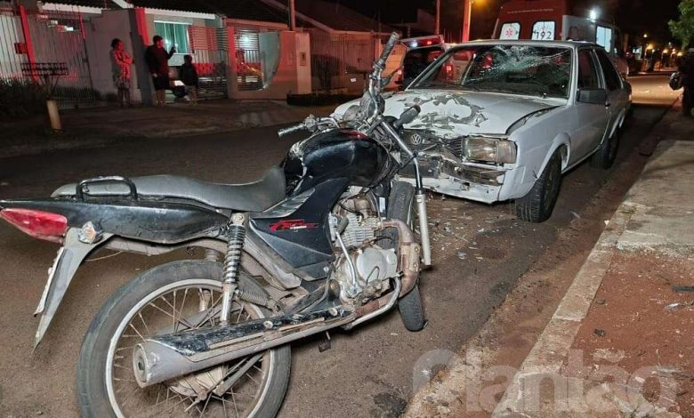 Fotos de Motociclista fica gravemente ferido após bater em carro parado em Maringá