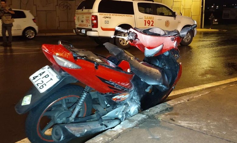 Fotos de Motociclista sofre ferimentos graves após bater em lateral de carro em Maringá