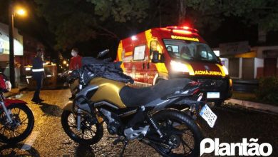 Fotos de Motociclista sofre ferimentos graves após bater moto em traseira de carro em Maringá