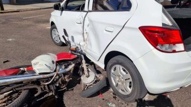 Fotos de Motociclista sofre ferimentos graves após invadir preferencial e bater contra carro em Maringá