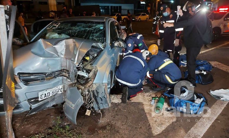 Fotos de Motorista é intubado após bater carro em mureta de viaduto em Maringá