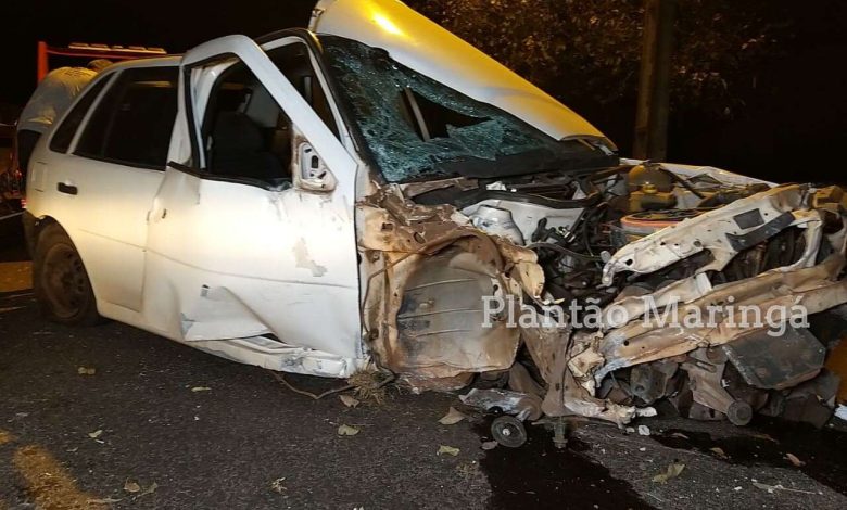 Fotos de Motorista é preso após perder controle de carro, bater contra poste em Maringá