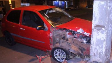 Fotos de Motorista fica ferido ao bater carro em poste