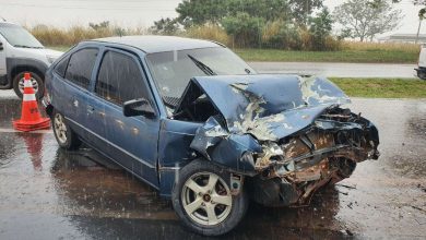 Fotos de Motorista fica ferido após bater na traseira de caminhão em Maringá