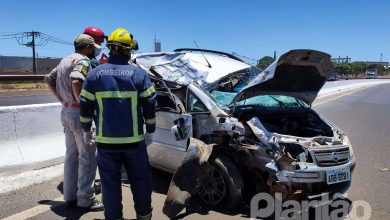 Fotos de Motorista fica ferido após bater na traseira de carreta na PR-323