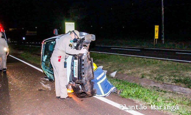 Fotos de Motorista fica ferido após capotar carro na rodovia PR-317, em Maringá