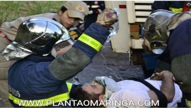 Fotos de Motorista fica preso à ferragens após bater de frente com ônibus em Maringá