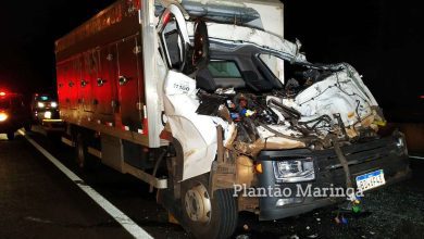 Fotos de Motorista fica preso às ferragens após colisão de dois caminhões na PR-317, em Maringá