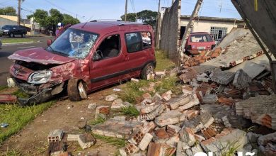 Fotos de Motorista perde controle do carro e derruba muro de residência em Maringá