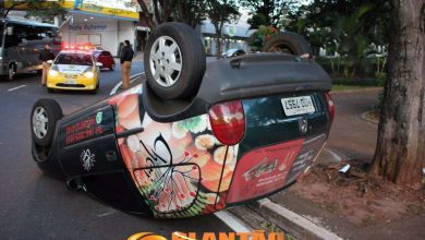 Fotos de Motorista perde o controle do veiculo e capota na Praça dos Expedicionários em Maringá