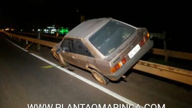 Fotos de Motorista perde o controle da direção e veículo fica enroscado em guard rail