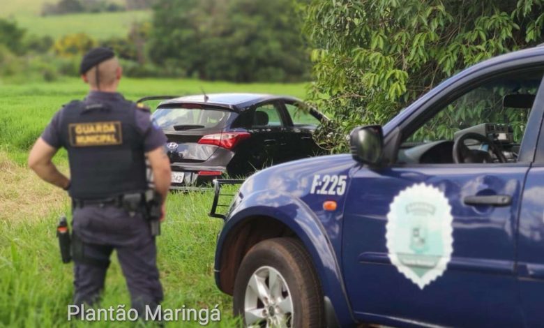 Fotos de Mulher é rendida por criminosos e tem carro roubado em Maringá