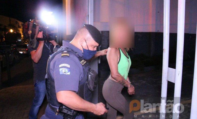 Fotos de Mulher esfaqueia marido depois de apanhar dele em Sarandi