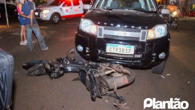 Fotos de Mulher fica ferida após acidente entre carro e moto em Sarandi