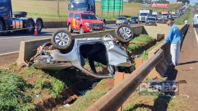 Fotos de Mulher morre e cinco pessoas ficam feridas após acidente na BR-376, em Maringá