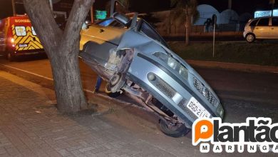 Fotos de Mulher perde o controle da direção e capota carro em Sarandi