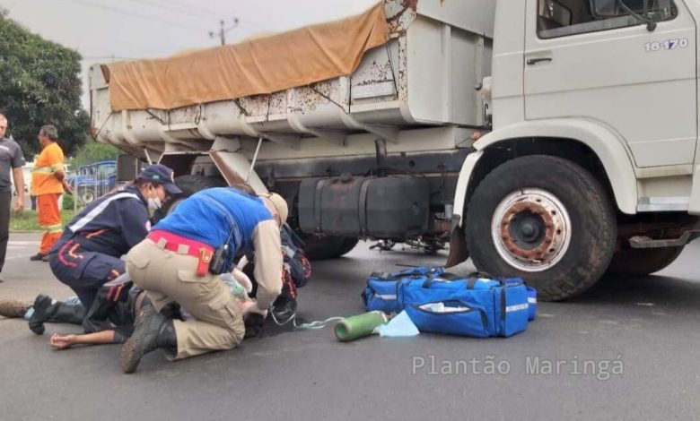 Fotos de Nasceu de novo - motoqueiro passa por de baixo de caminhão em acidente