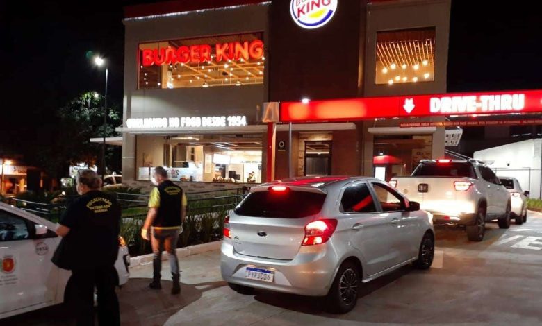 Fotos de Operação fecha o Burger King em Maringá