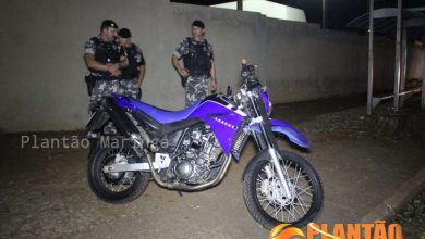 Fotos de Para fugir da Polícia, motociclista invade estacionamento de escola, e acaba preso em Maringá