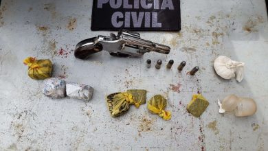 Fotos de Polícia Civil cumpre mandado de busca e apreende drogas e arma em Sarandi