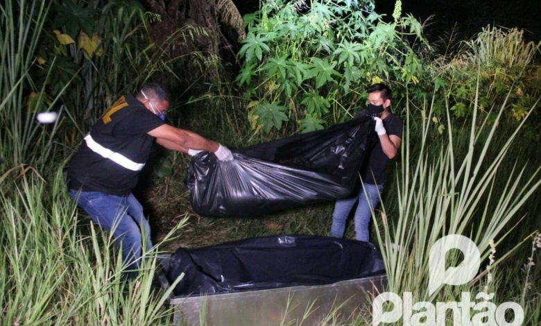 Fotos de Polícia investiga caso de mulher encontrada morta em fundo de vale, em Maringá