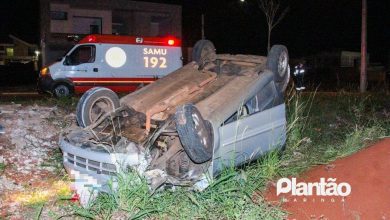 Fotos de Policial feminina fica ferida após capotar carro em Maringá